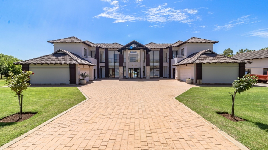 7 Bedroom Property for Sale in Oranjeville Free State